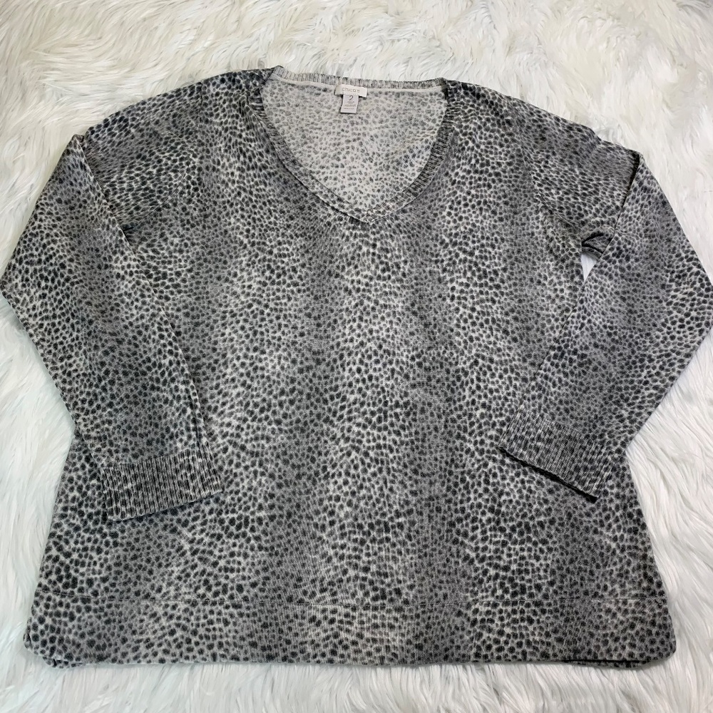 Chicos V Neck Sweater Size 2 Animal Print Gray